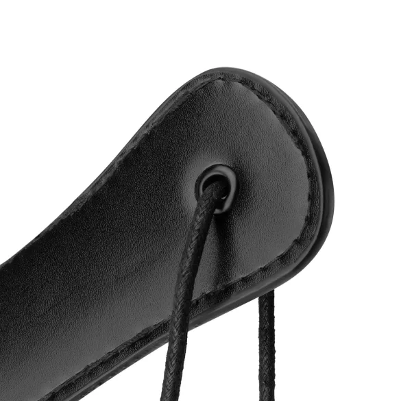 Bedroom Fantasies - chicote batedor couro sintético preto