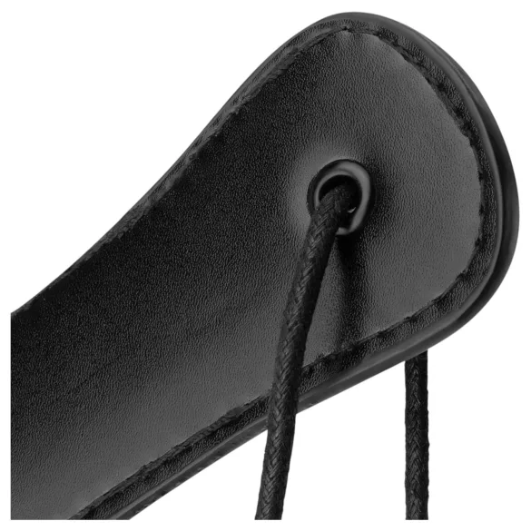 Bedroom Fantasies - chicote batedor couro sintético preto