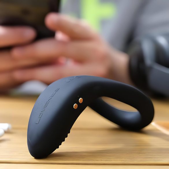 Lovense Diamo - anel peniano vibratório inteligente - silicone preto